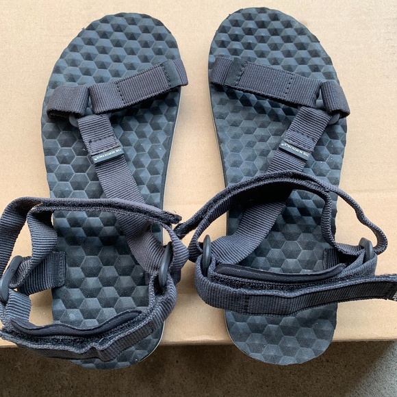 North Face womens size 7 or mens size 5 - Picture 2 of 6